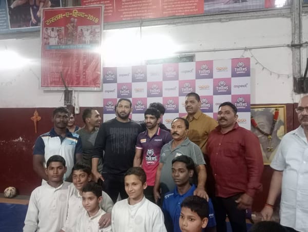 Meeting wrestlers at the akhada